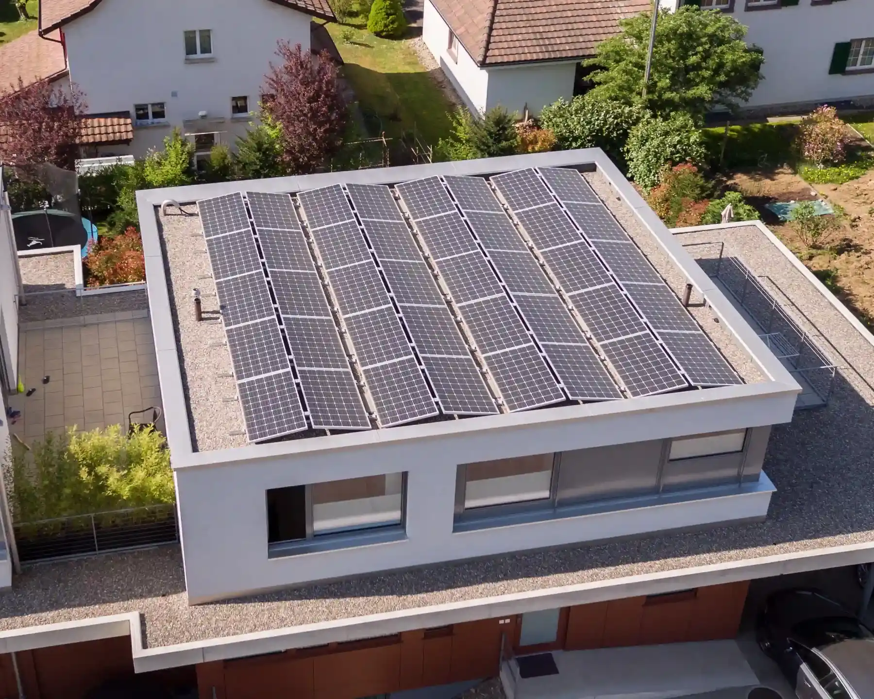 Flachdach Solarinstallation